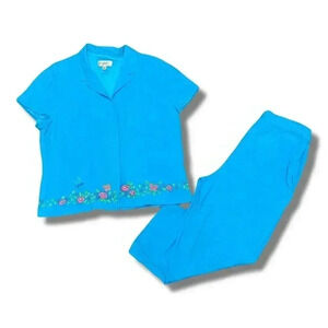Trousers Etc New York Women's Embroidered Blue Top & Capri Set